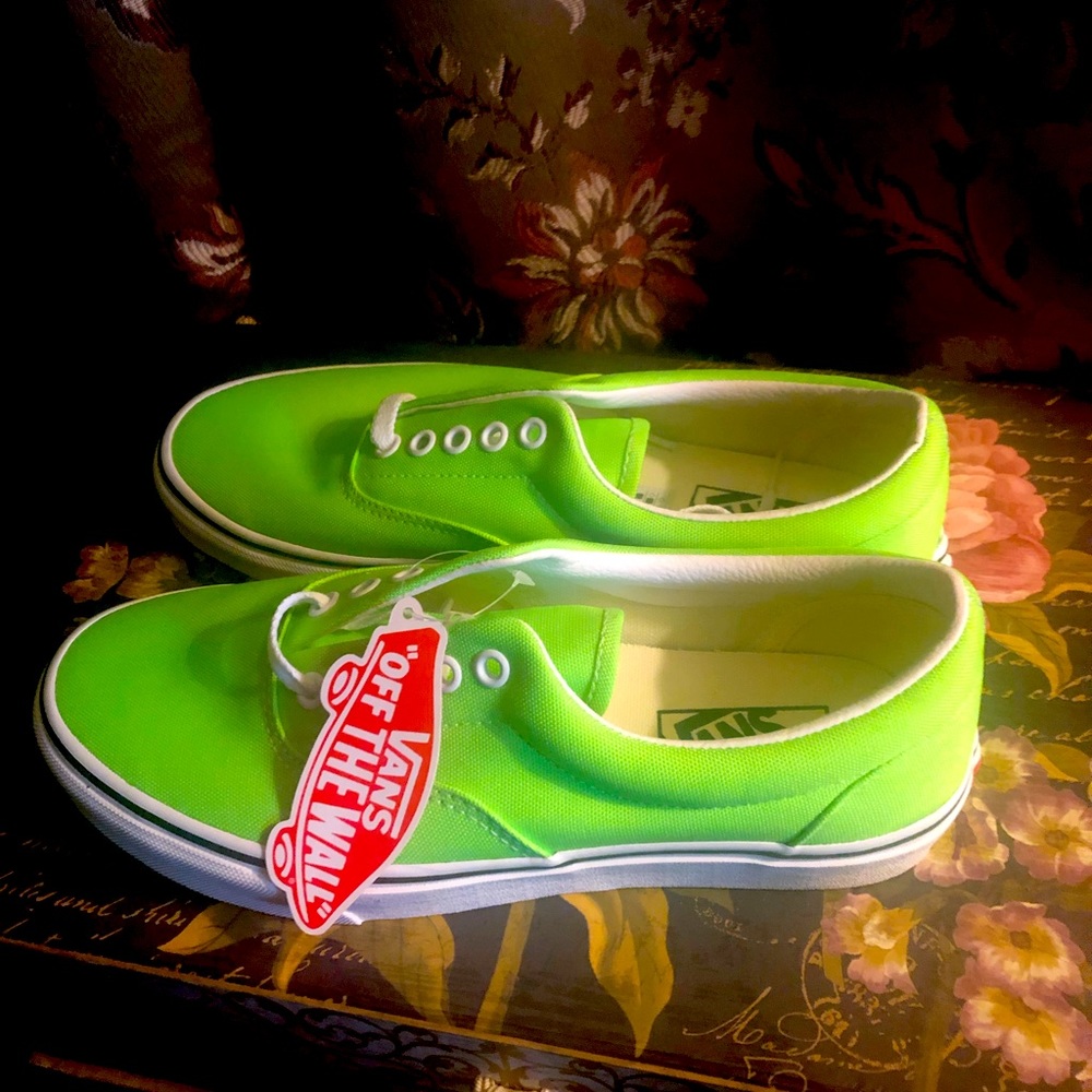 Vans NWT LIME GREEN size Women 8.5 size Men 7.0